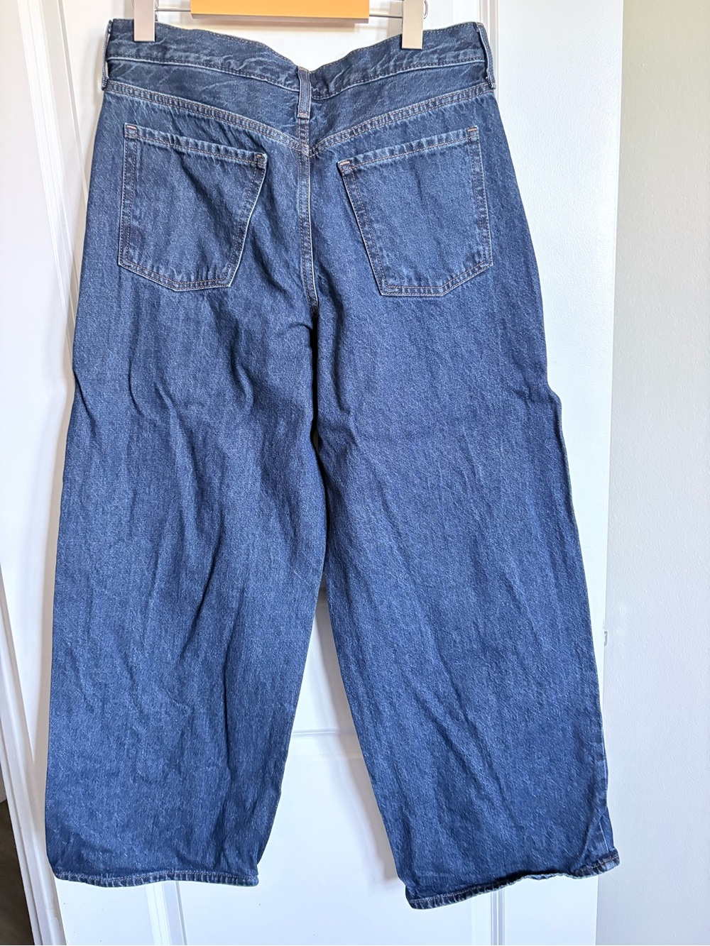 Old Navy Relaxed Wide-Leg Jeans in Dark Blue Denim - Picture 3 of 6